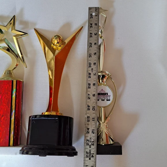 Gold and Red Star Trophy Set Of 3 - Picture 12 of 13